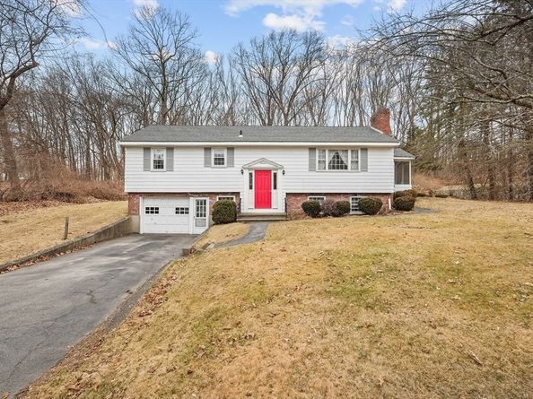 11 Federal St, Blackstone MA 01504