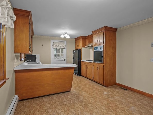 11 Federal St, Blackstone MA 01504