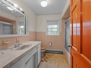 11 Federal St, Blackstone MA 01504