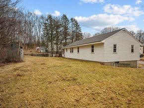 11 Federal St, Blackstone MA 01504