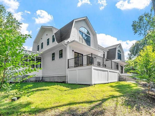 20 Oakland Street, Wellesley MA 02481