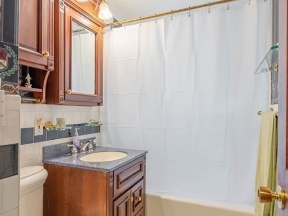 17 Orrison St, Worcester MA 01609
