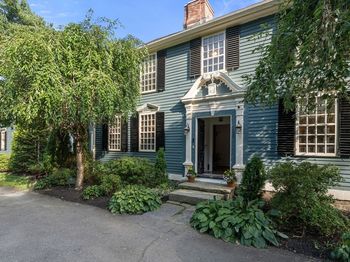 100 Eliot St