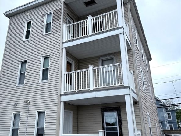 103 Warren St, Lynn MA 01905