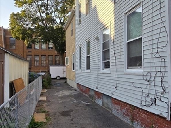 103 Warren St, Lynn MA 01905