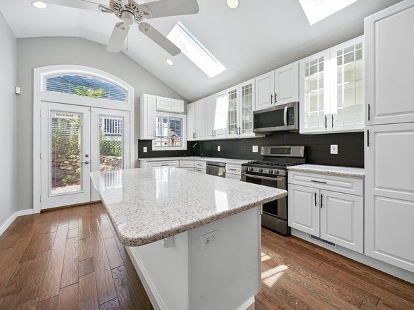 13 Oak St, Salem MA 01970