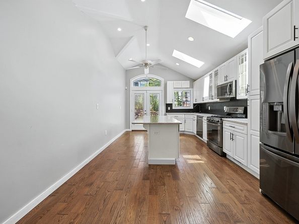 13 Oak St, Salem MA 01970