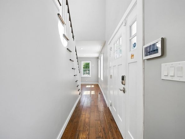 13 Oak St, Salem MA 01970