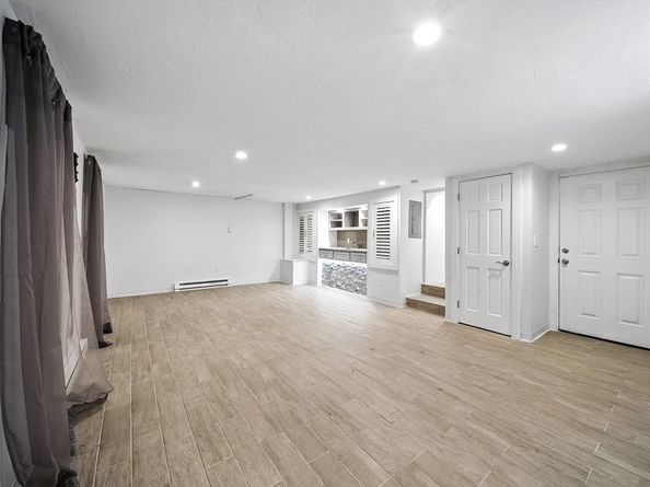 13 Oak St, Salem MA 01970