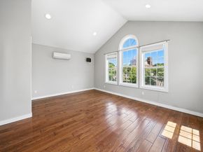 13 Oak St, Salem MA 01970