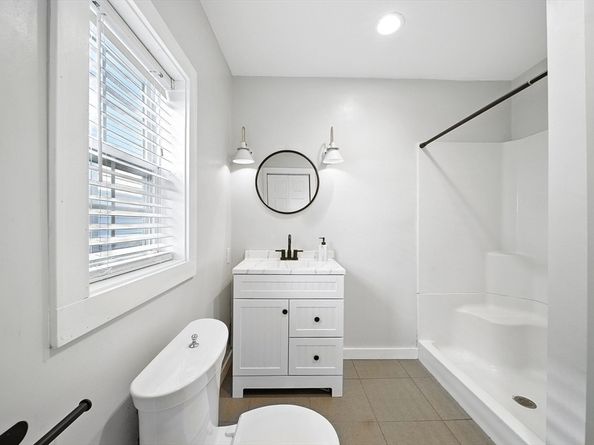 13 Oak St, Salem MA 01970