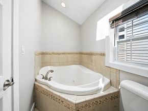 13 Oak St, Salem MA 01970