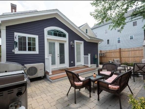 13 Oak St, Salem MA 01970