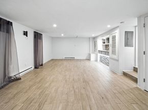 13 Oak St, Salem MA 01970
