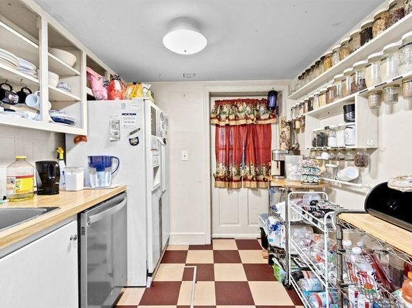 696 Summer St, Rockland MA 02370