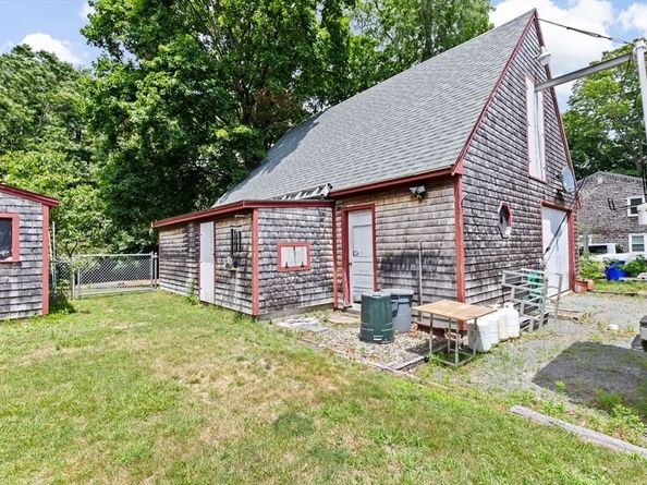 696 Summer St, Rockland MA 02370