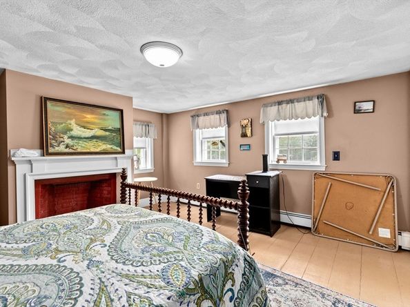696 Summer St, Rockland MA 02370