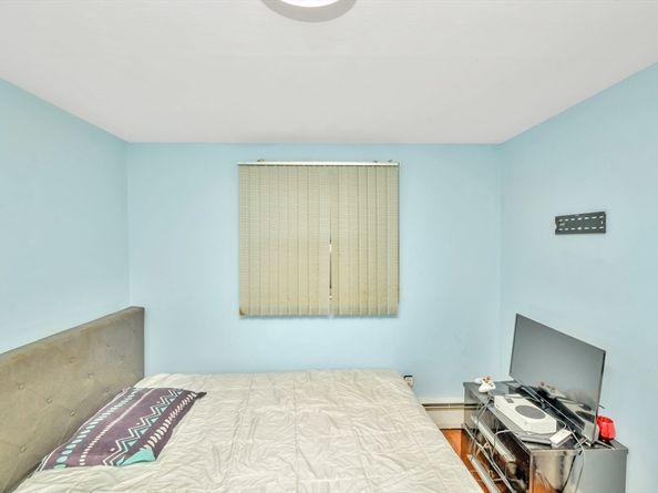 26 Knights Crescent St, Randolph MA 02368