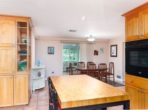 49 Barry Rd, Worcester MA 01609