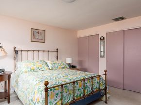 49 Barry Rd, Worcester MA 01609