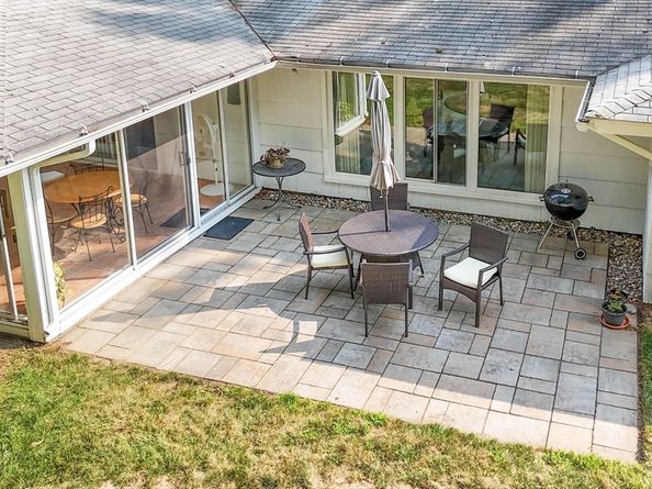 49 Barry Rd, Worcester MA 01609
