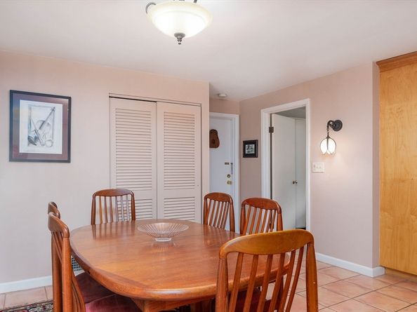 49 Barry Rd, Worcester MA 01609