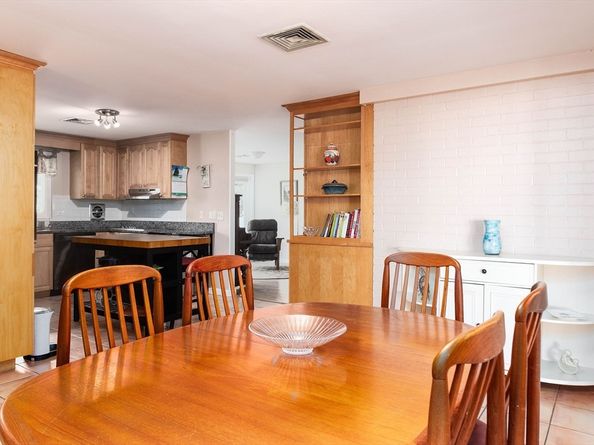 49 Barry Rd, Worcester MA 01609