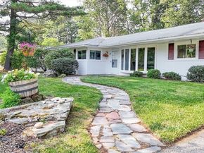 49 Barry Rd, Worcester MA 01609