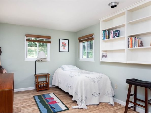 49 Barry Rd, Worcester MA 01609