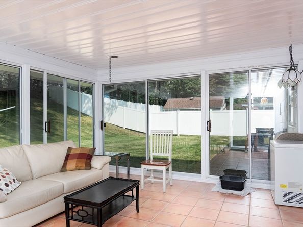 49 Barry Rd, Worcester MA 01609