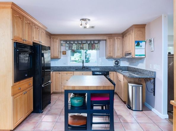 49 Barry Rd, Worcester MA 01609