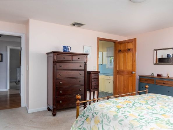 49 Barry Rd, Worcester MA 01609