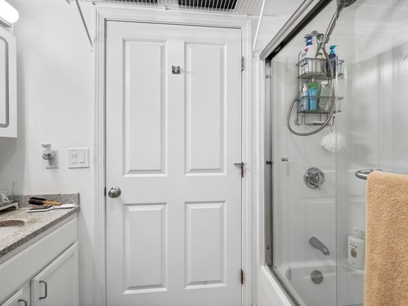 315 Cambridge St 102B, Worcester MA 01603