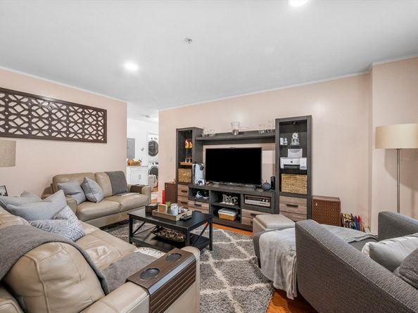 315 Cambridge St 102B, Worcester MA 01603