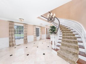 568 Wellesley St, Weston MA 02493