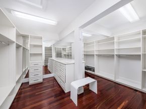 568 Wellesley St, Weston MA 02493