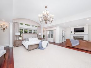 568 Wellesley St, Weston MA 02493