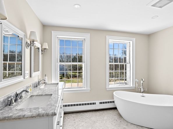 18 Pine Island Rd, Mattapoisett MA 02739