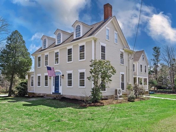 18 Pine Island Rd, Mattapoisett MA 02739