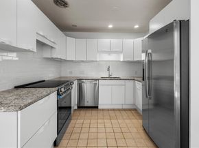 15 Woodridge Rd, Dover MA 02030