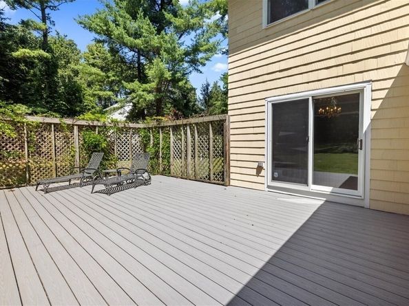 15 Woodridge Rd, Dover MA 02030