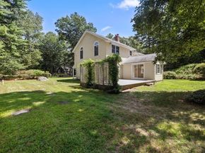 15 Woodridge Rd, Dover MA 02030