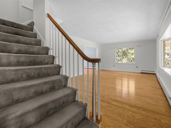 15 Woodridge Rd, Dover MA 02030