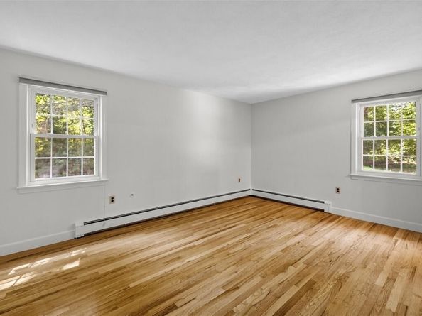 15 Woodridge Rd, Dover MA 02030