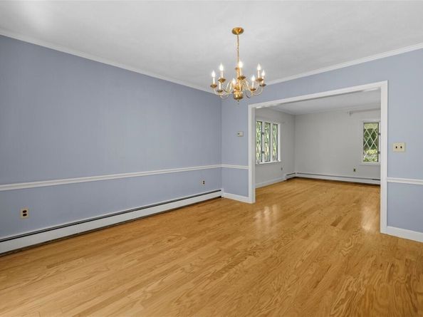 15 Woodridge Rd, Dover MA 02030