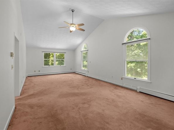15 Woodridge Rd, Dover MA 02030
