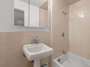 15 Woodridge Rd, Dover MA 02030