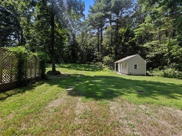 15 Woodridge Rd, Dover MA 02030