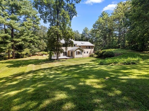 15 Woodridge Rd, Dover MA 02030