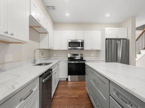 18 Danielles Way, Worcester MA 01606